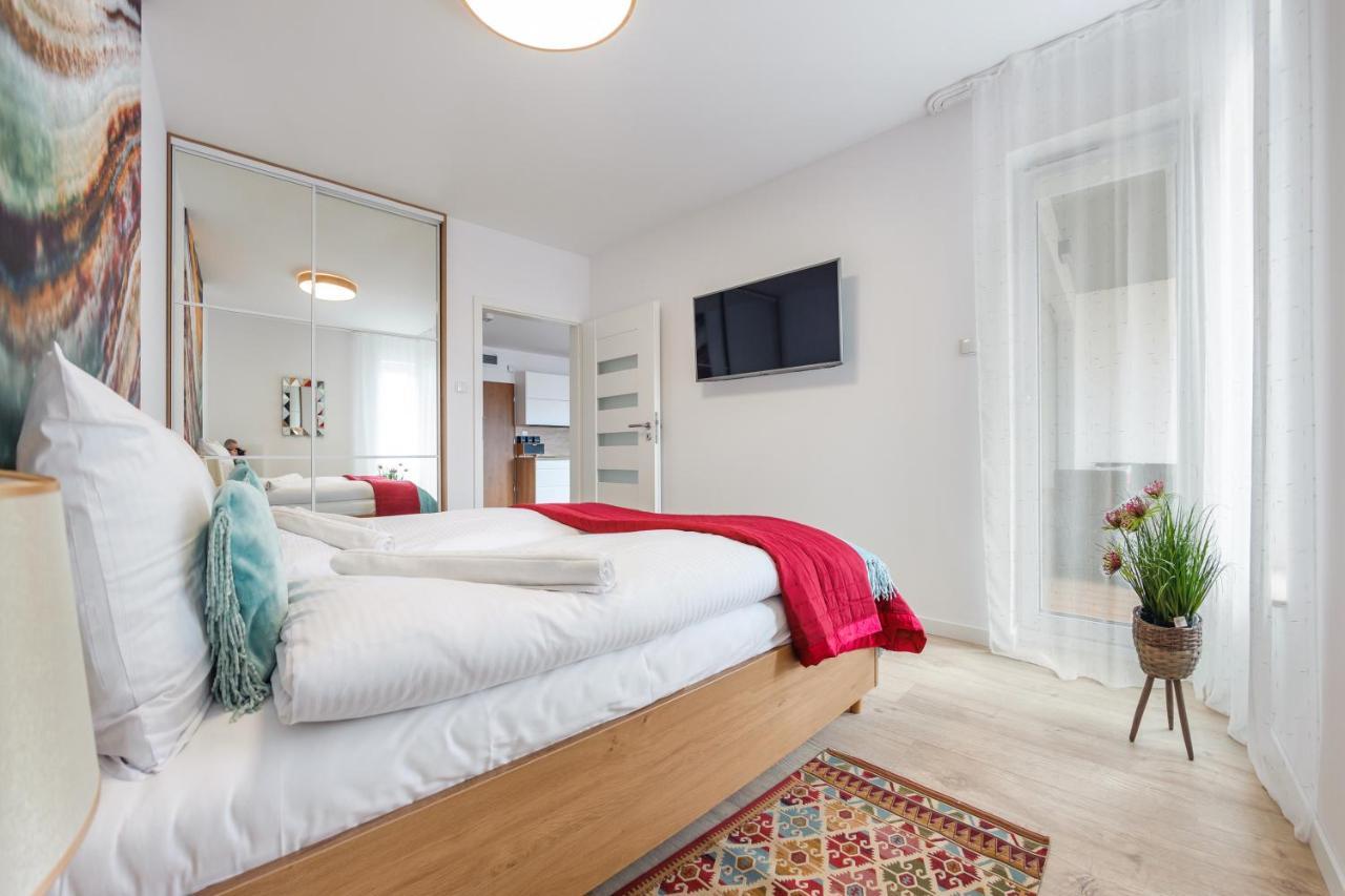 Apartamenty Sun & Snow Nadmorskie Tarasy Z Basenem Kołobrzeg Exterior foto