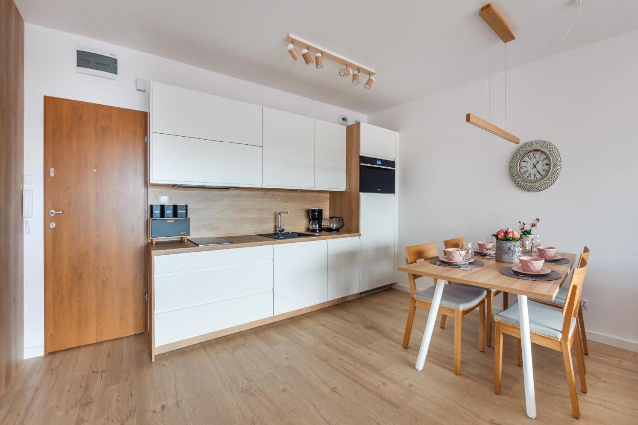 Apartamenty Sun & Snow Nadmorskie Tarasy Z Basenem Kołobrzeg Exterior foto