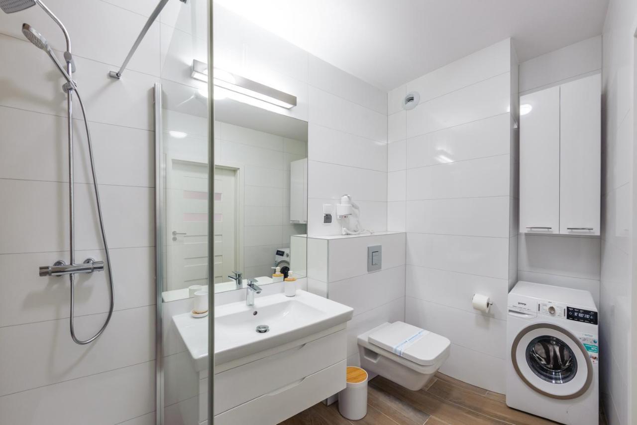 Apartamenty Sun & Snow Nadmorskie Tarasy Z Basenem Kołobrzeg Exterior foto