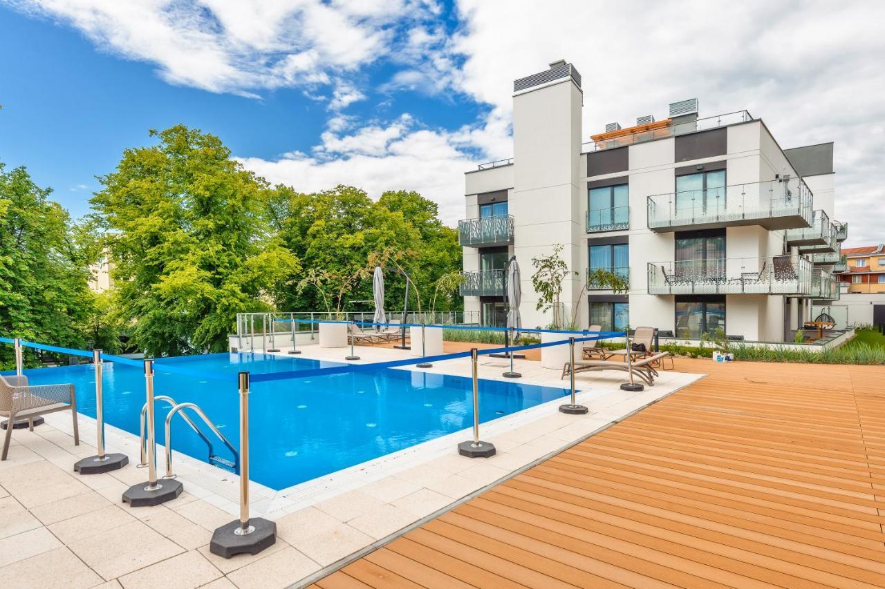Apartamenty Sun & Snow Nadmorskie Tarasy Z Basenem Kołobrzeg Exterior foto