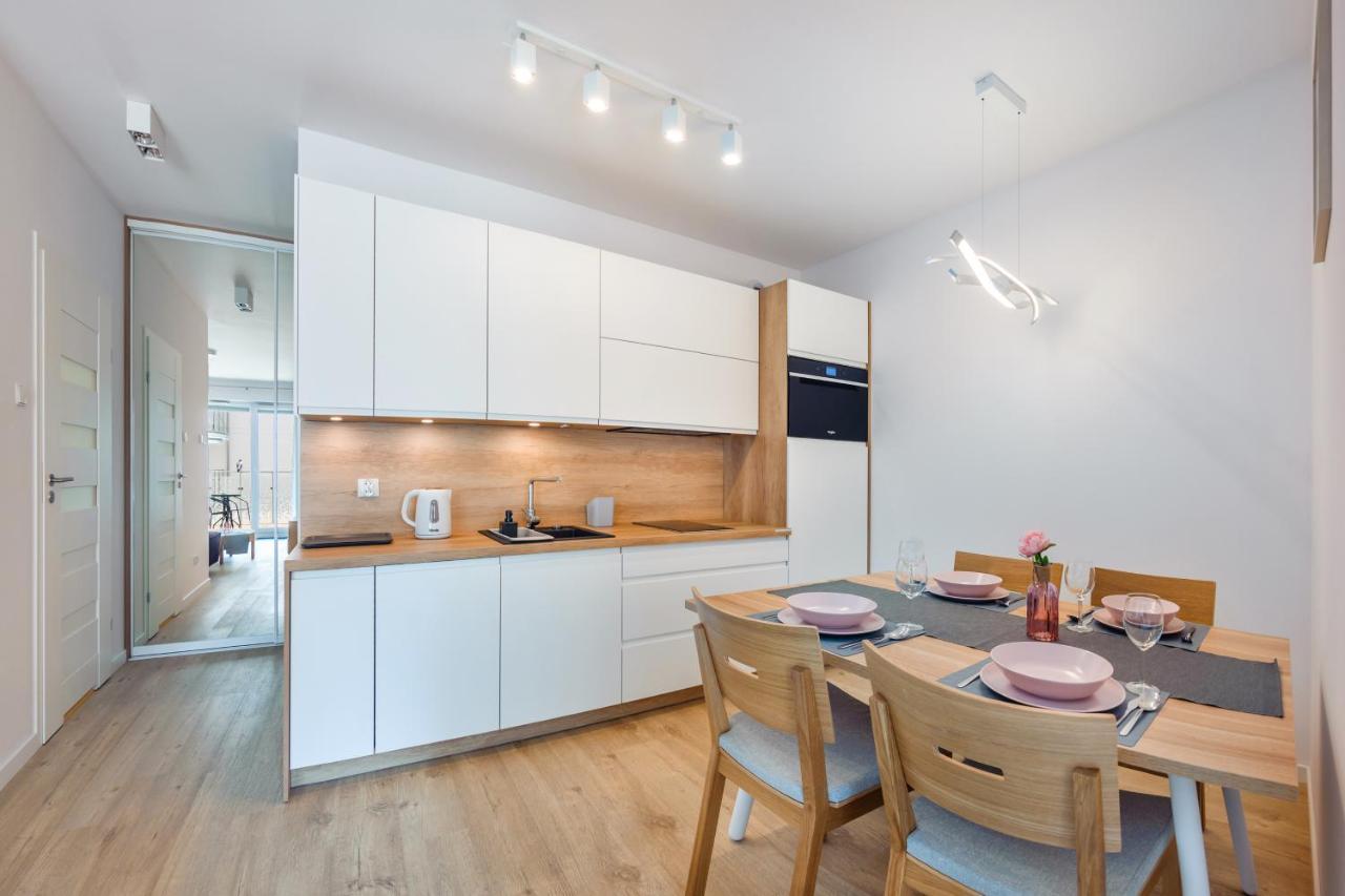 Apartamenty Sun & Snow Nadmorskie Tarasy Z Basenem Kołobrzeg Exterior foto